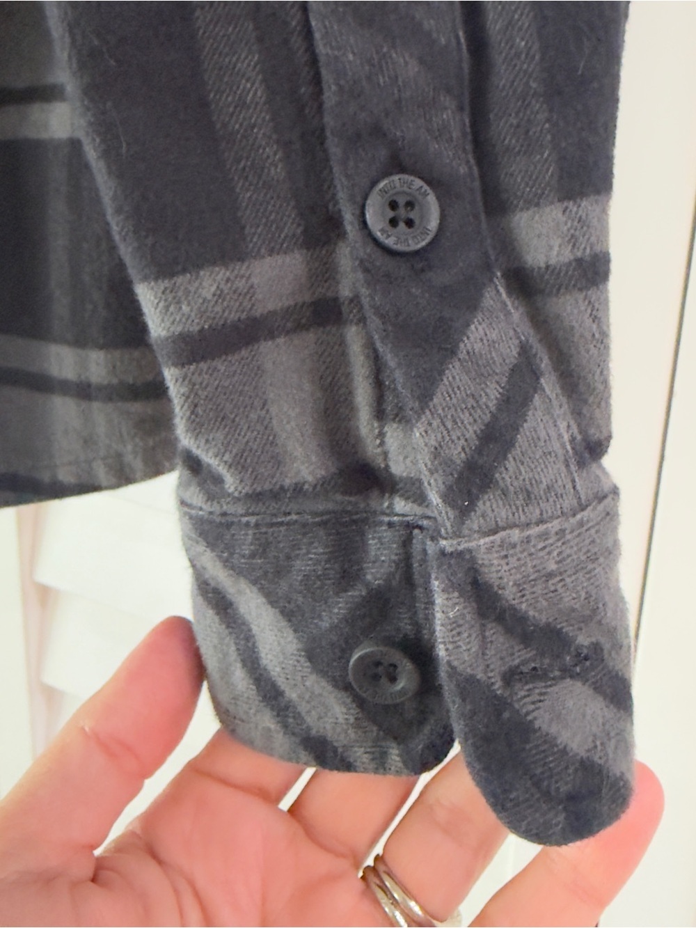 INTO THE AM Men’s Fairbanks Flannel - Size L - Picture 6 of 8